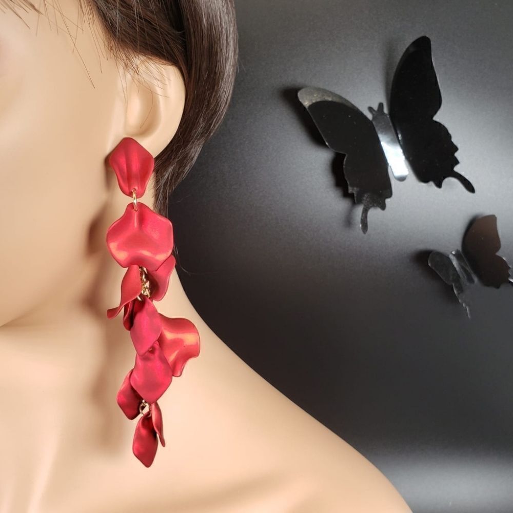 Brand New Red Top Fashion Dropping Earrings